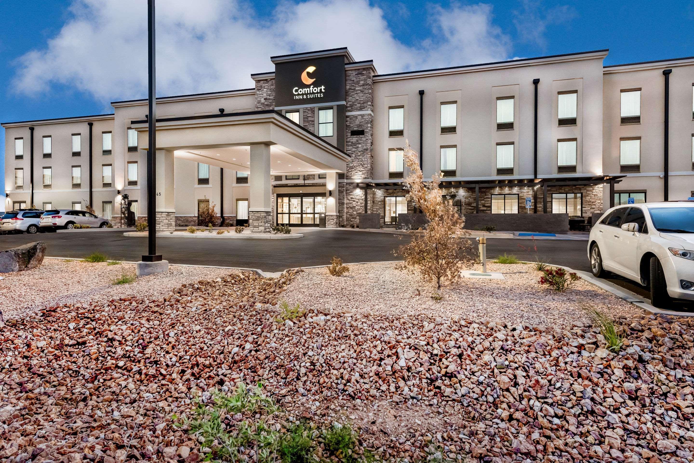 Comfort Inn & Suites Zion Park Area Гаррікейн Екстер'єр фото
